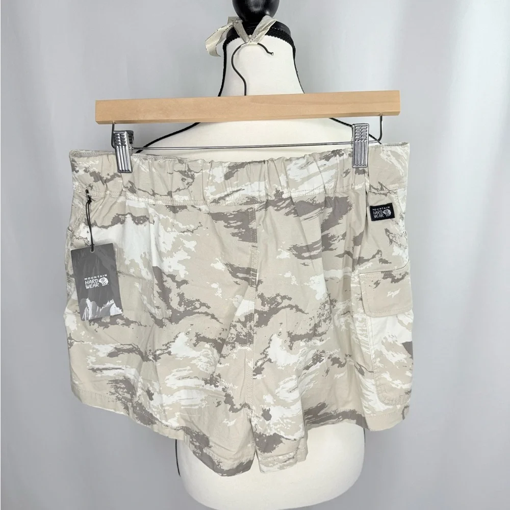 Mountain Hardwear Womens Cascade Pass Belt Short Camo Tan Brown Size 10 …